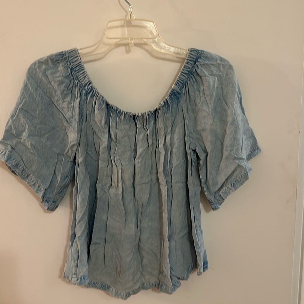 Denim scoop neck top. Good condition. Size small